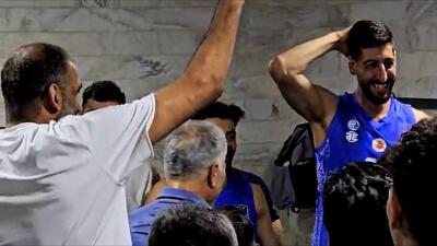  شوخی حامد حدادی با مهران شاهین طبع بعد از قهرمانی