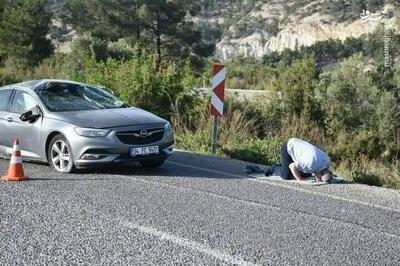  ببینید | نماز شکر راننده بعد از نجات از تصادف ترسناک!